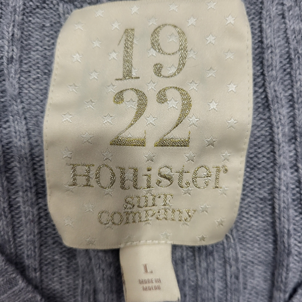 Hollister Women's Sweater in Soft Gray
